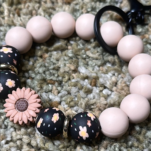 Sunflower Tan, Brown, Black Keychain Bracelet Wristlet Silicone Beaded Black - Picture 3 of 4
